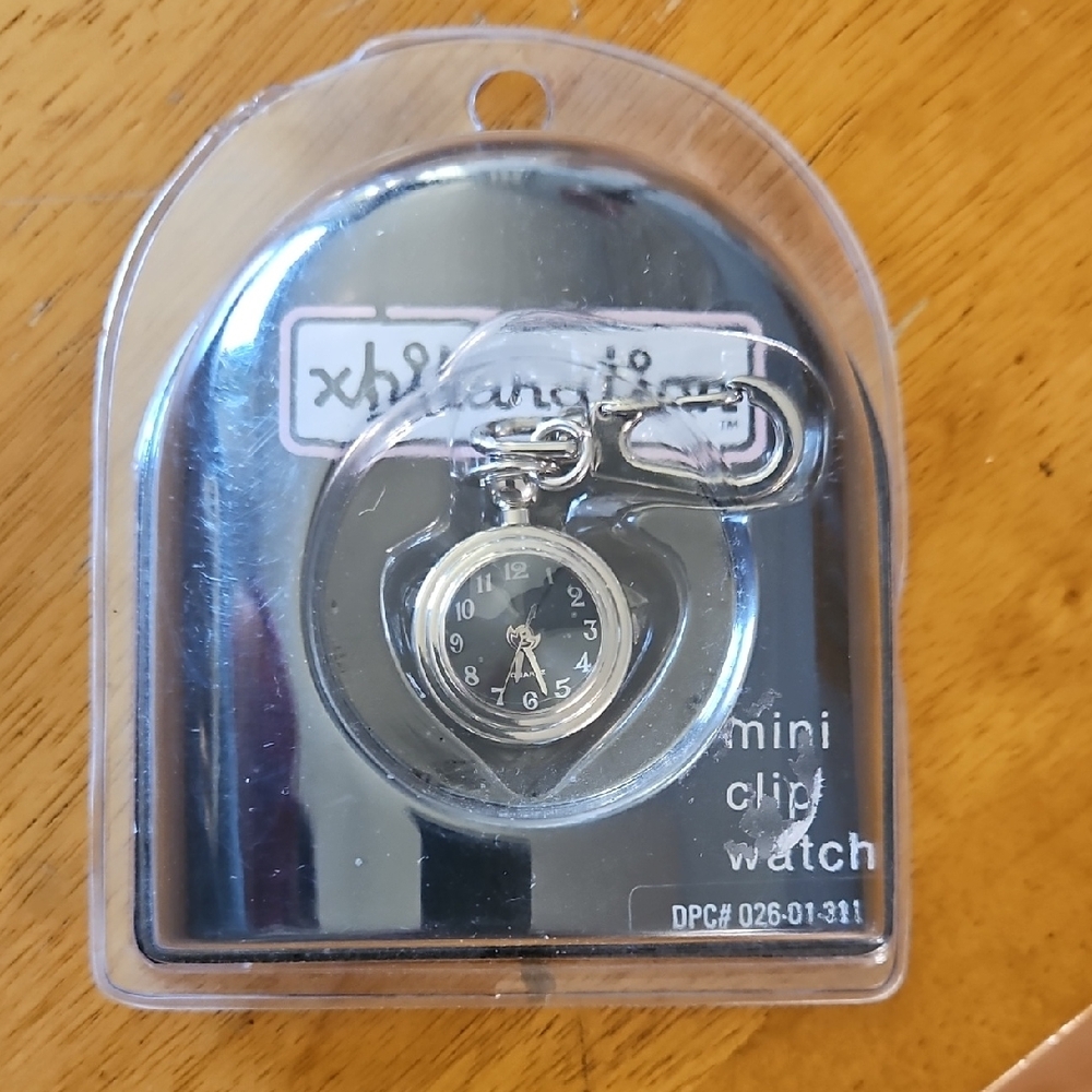 🌴Xhilaration Silver Heart-Shaped Clip Watch